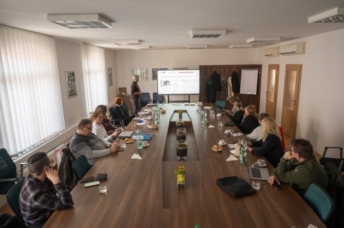 202511201747110.nmnv-2025-jk-2025-575