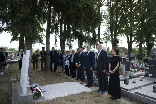 202608281727010.snp-58